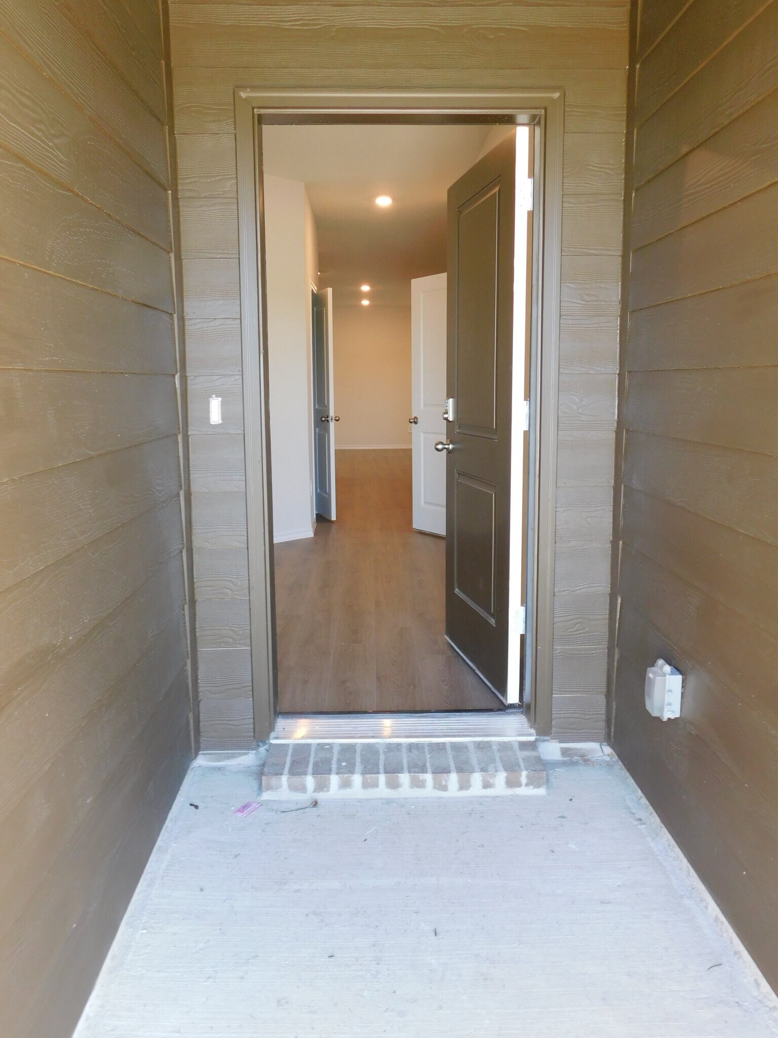 Building Photo - 841 Wild Rose Wy