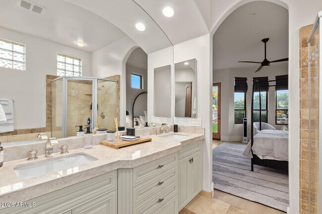 Building Photo - 11861 E Desert Trail Rd