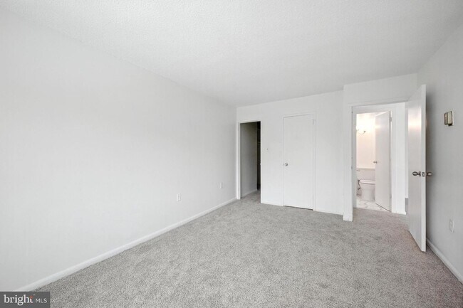 Building Photo - 2500 N Van Dorn St