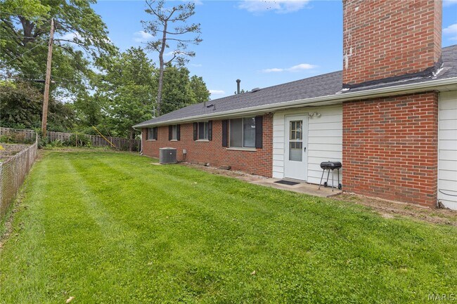 Building Photo - 1001 Schulte Rd