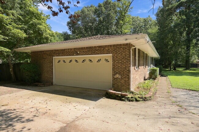 Building Photo - 2260 Indian River Rd