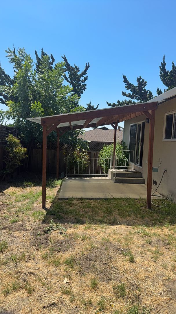 Building Photo - Beautiful 3 Bedroom 2 Bath Duplex in Castro Valley School District