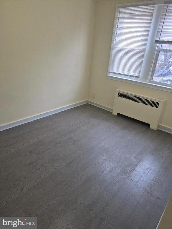 Building Photo - 5345 W Columbia Ave