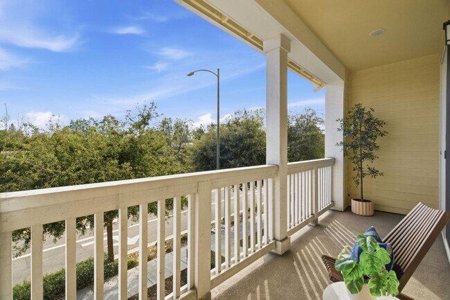 Building Photo - 394 Circuit Wy