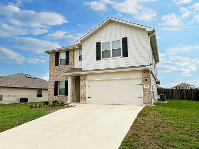 Building Photo - 129 Blooming Trl