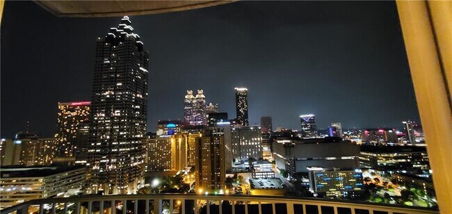Building Photo - 400 W Peachtree St NW
