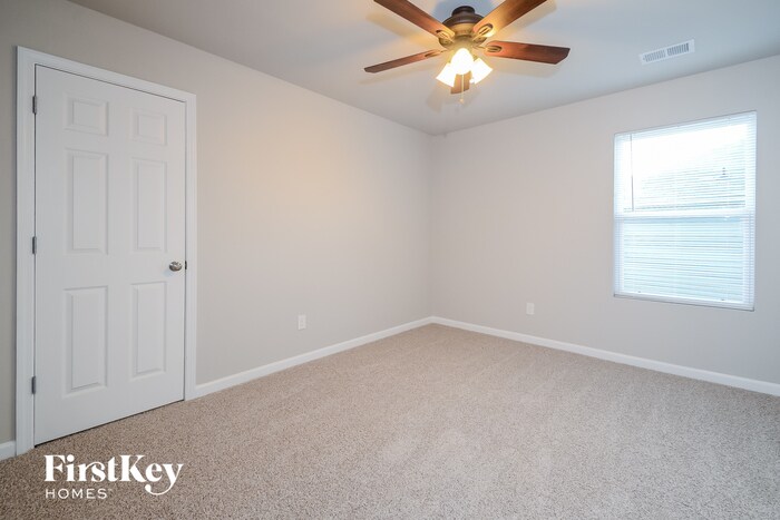 Building Photo - 771 Deerwood Dr