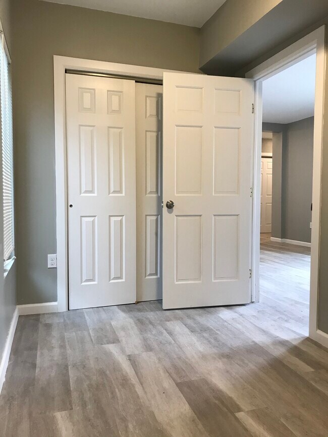 Building Photo - 1246 West Ave