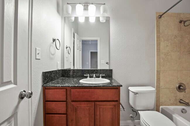 Building Photo - 3119 Cedarplaza Ln