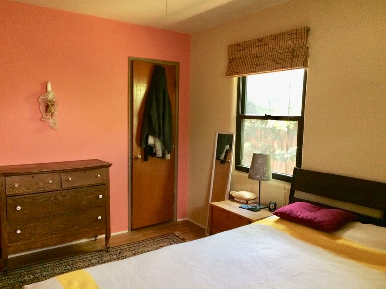 2 bedrooms both accommodate queen to king size beds. - 805 Cagua Drive Southeast
