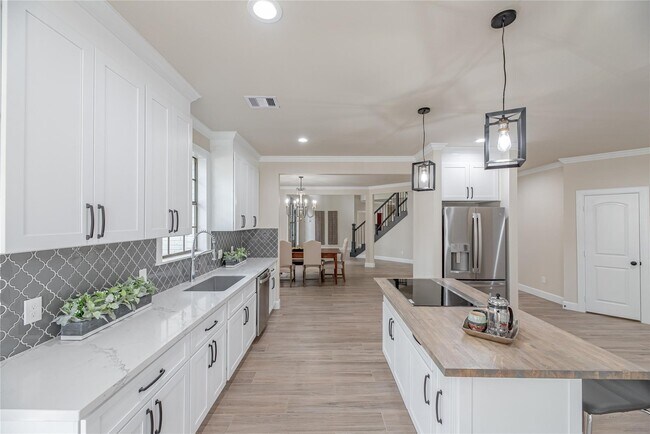 Building Photo - 3123 Baywood Park Dr