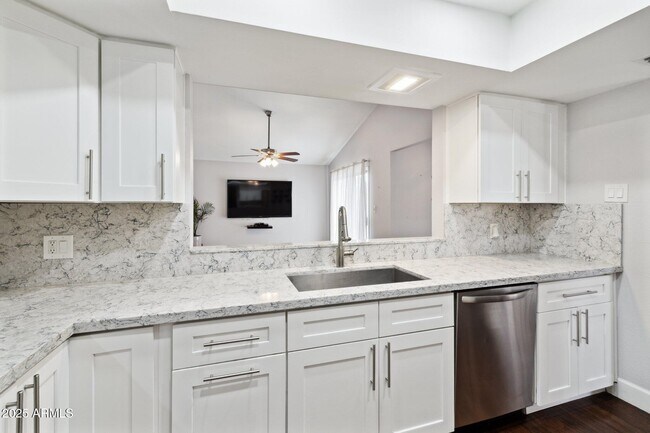 Building Photo - 5601 N 79th St