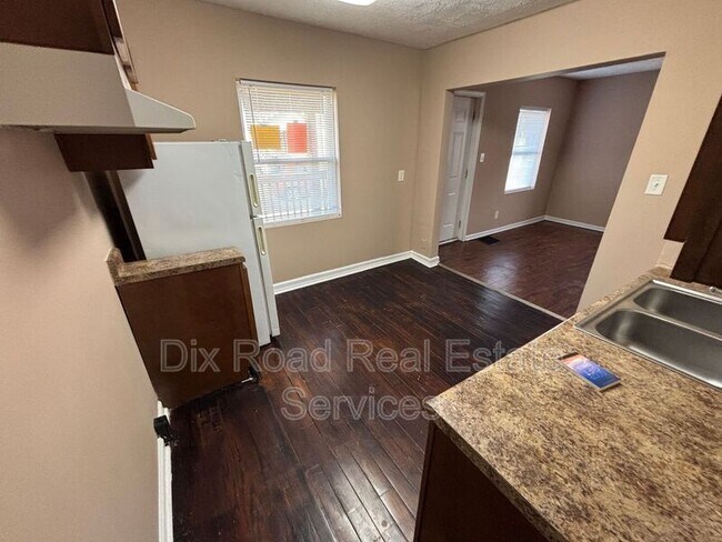 Building Photo - 1706 Meadow Ave