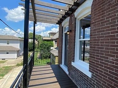 Building Photo - Olive Duplex