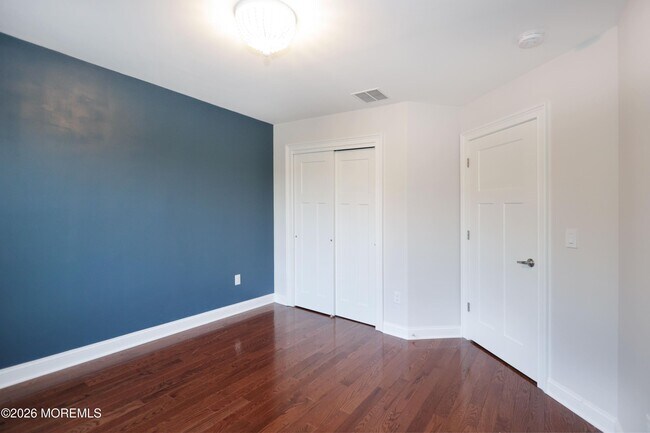 Building Photo - 10 Gonzalez Dr