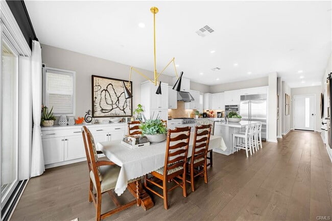 Building Photo - 545 Serrano Summit Dr