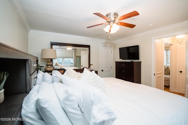 Building Photo - 165 Manor Dr