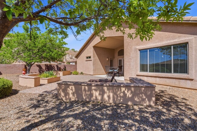Building Photo - 39116 Quick Trot Dr