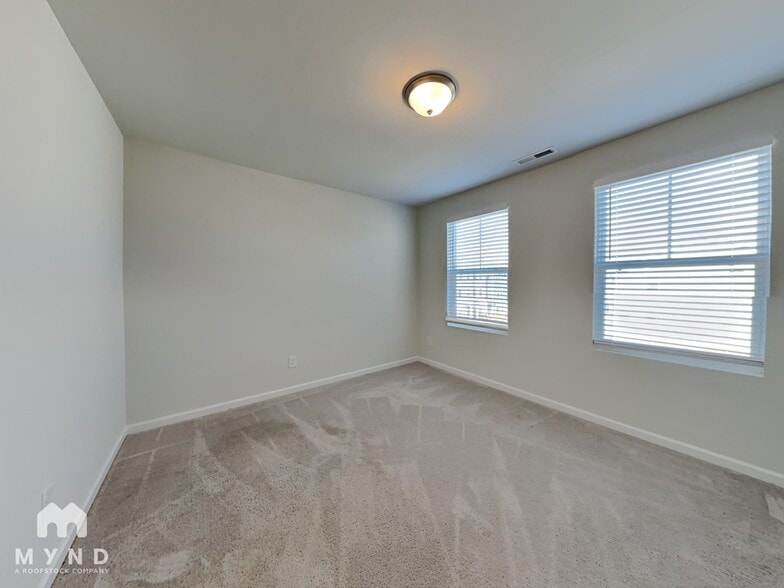 Building Photo - 6043 Kayton St