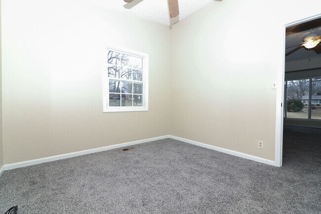 Building Photo - 407 Knox Ave