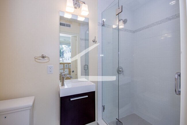 Building Photo - Brand New 3,500 Sq. Ft. Luxury Townhouse in Oak Square w Built In Garage! 1st & Security Only, La...