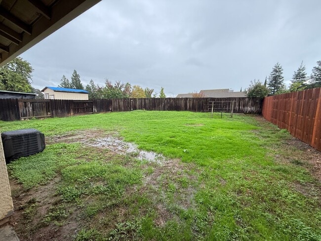 Building Photo - 9256 Colonsay Way