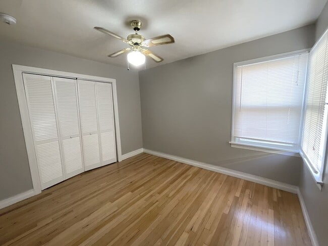 Building Photo - LEASING