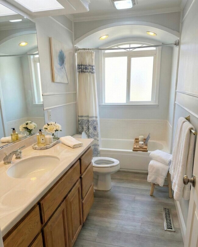 Building Photo - 20254 Meadowlark Dr