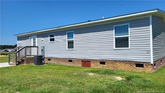 Building Photo - 262 Burns Rd