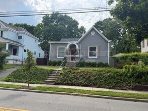 Building Photo - 3833 Isabella Ave
