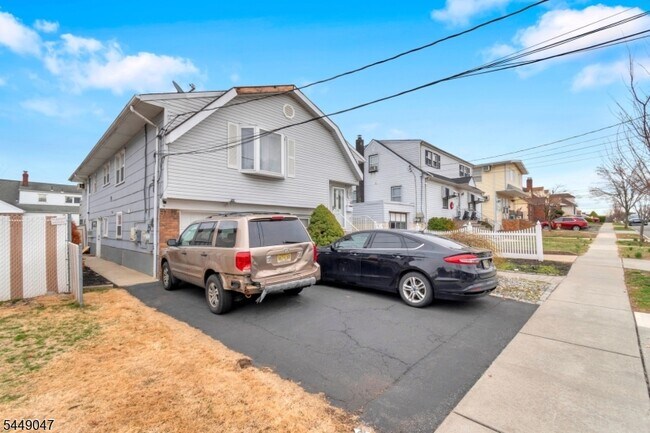 Building Photo - 173 Paterson Ave
