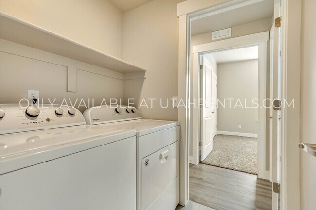 Building Photo - 1128 S 820 E