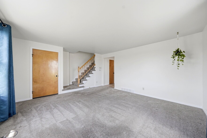 Building Photo - 6632 Errick Rd