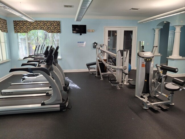 Building Photo - 10300 Fox Trail Rd S