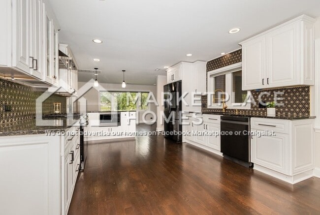 Building Photo - 13140 S 86th Ave