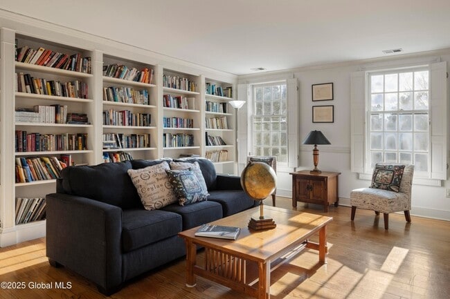 Building Photo - 147 Rock City Rd