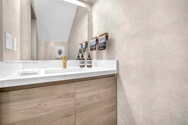 Building Photo - 3167 SW 25th St