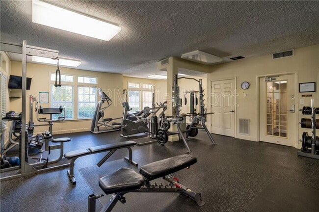 Building Photo - 220 Renaissance Pkwy NE