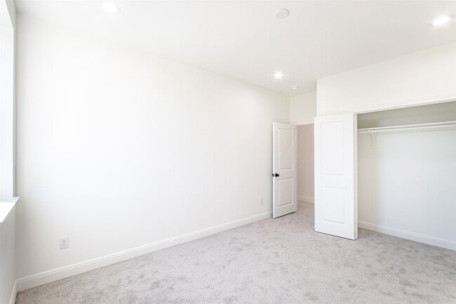 Building Photo - 4008 Bennington St