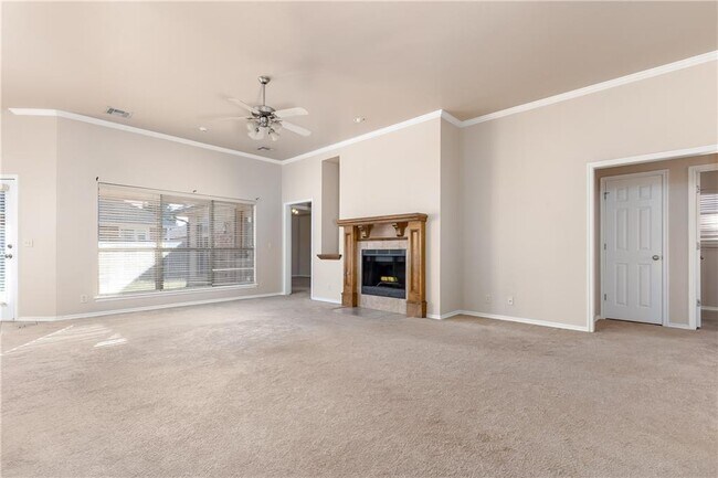 Building Photo - 17024 Woodvine Dr