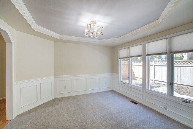 Building Photo - 4bd/2.5ba Sammamish House
