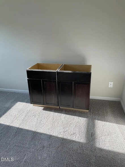 Building Photo - 930 Field Ivy Dr