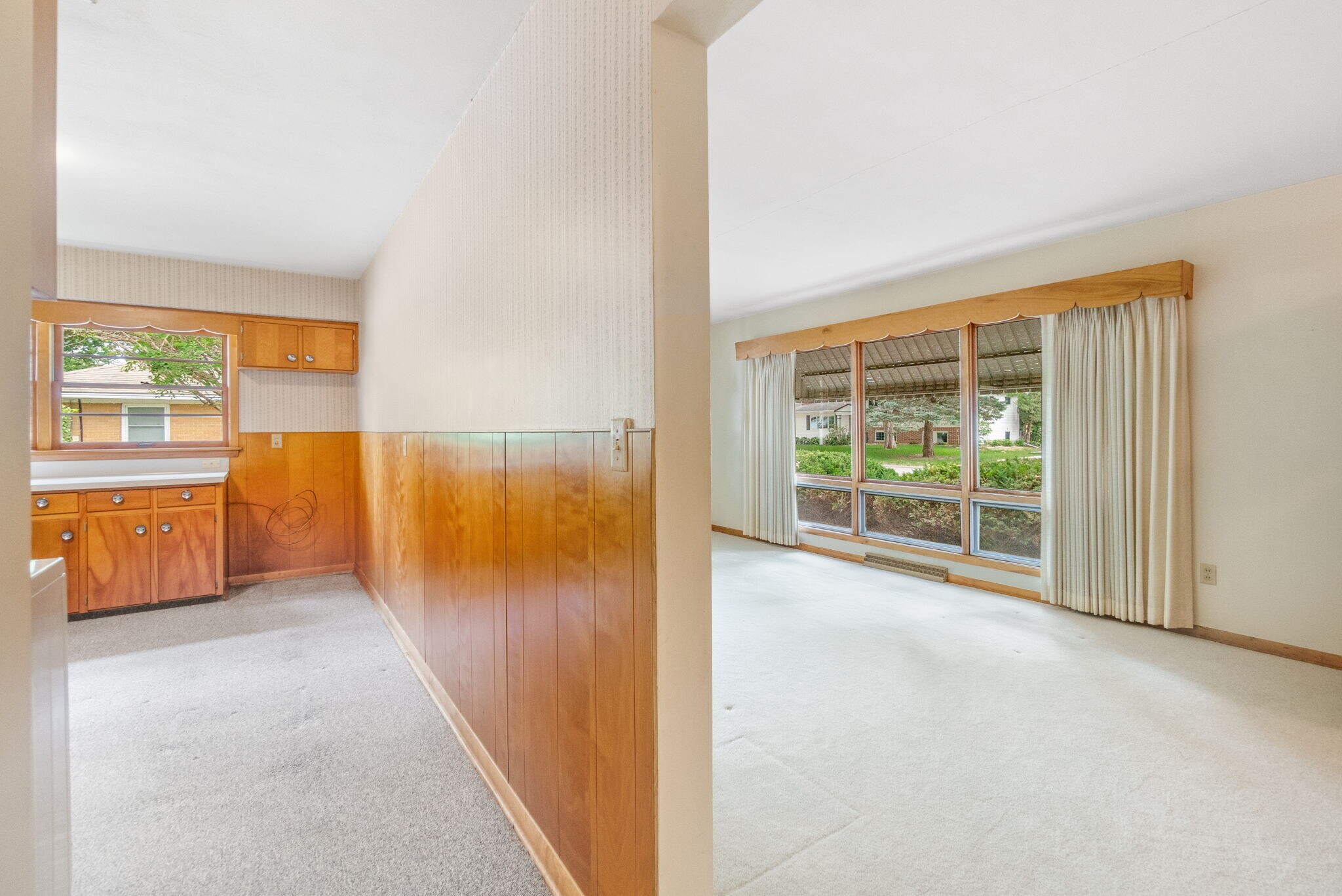 Building Photo - 1238 S Hill Dr