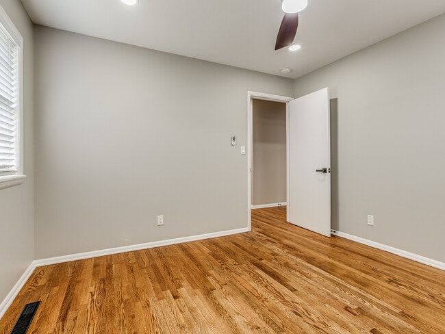 Building Photo - 4967 Princeton Dr