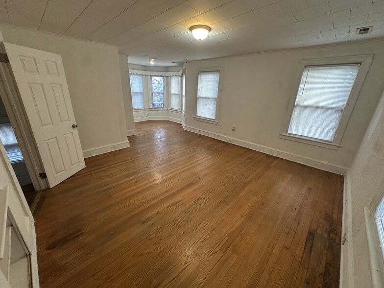 Building Photo - 212 Jackson Ave