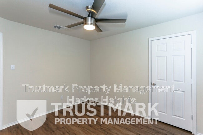 Building Photo - 1321 Cozy Creek Dr