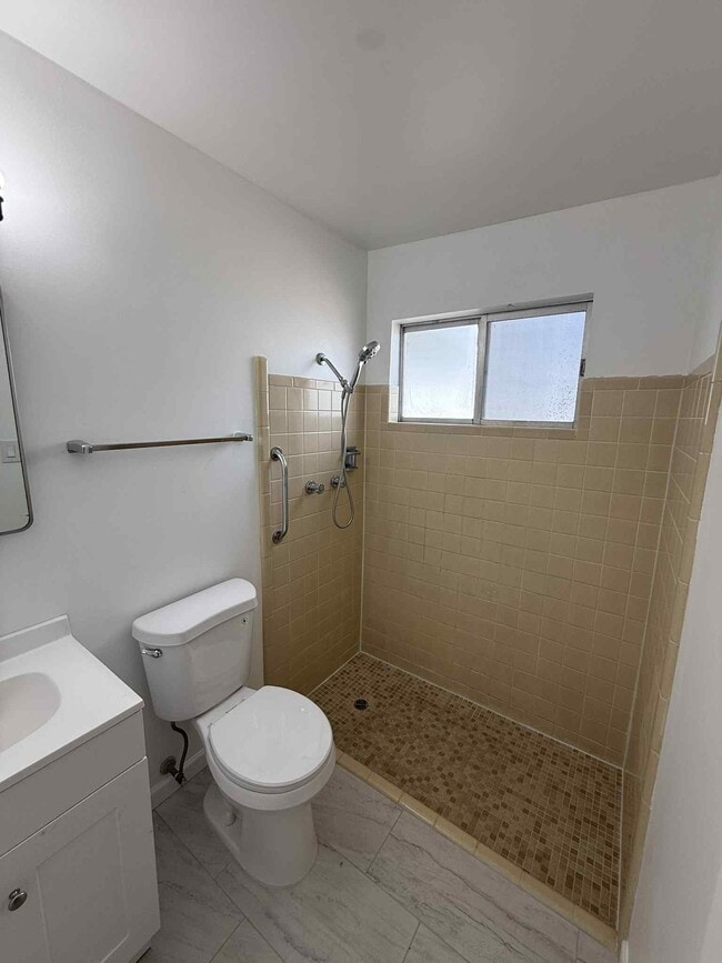 Building Photo - 8133 E 6th St