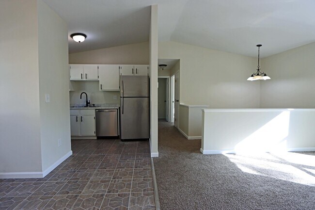 Building Photo - 7701 Flynnway Dr