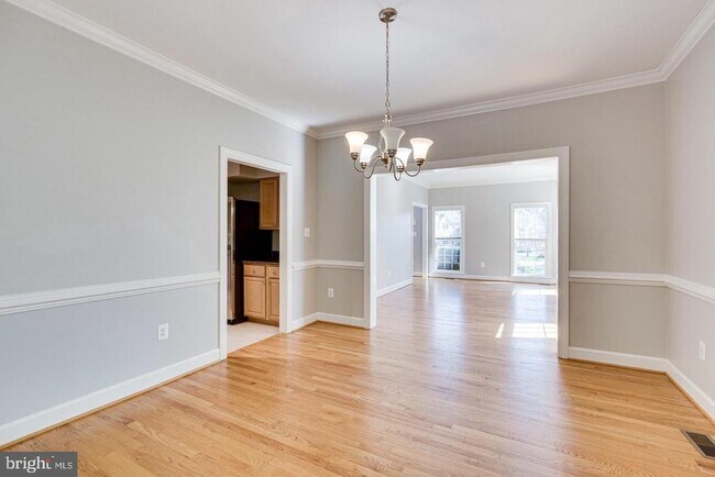 Building Photo - 1168 Taji Ct