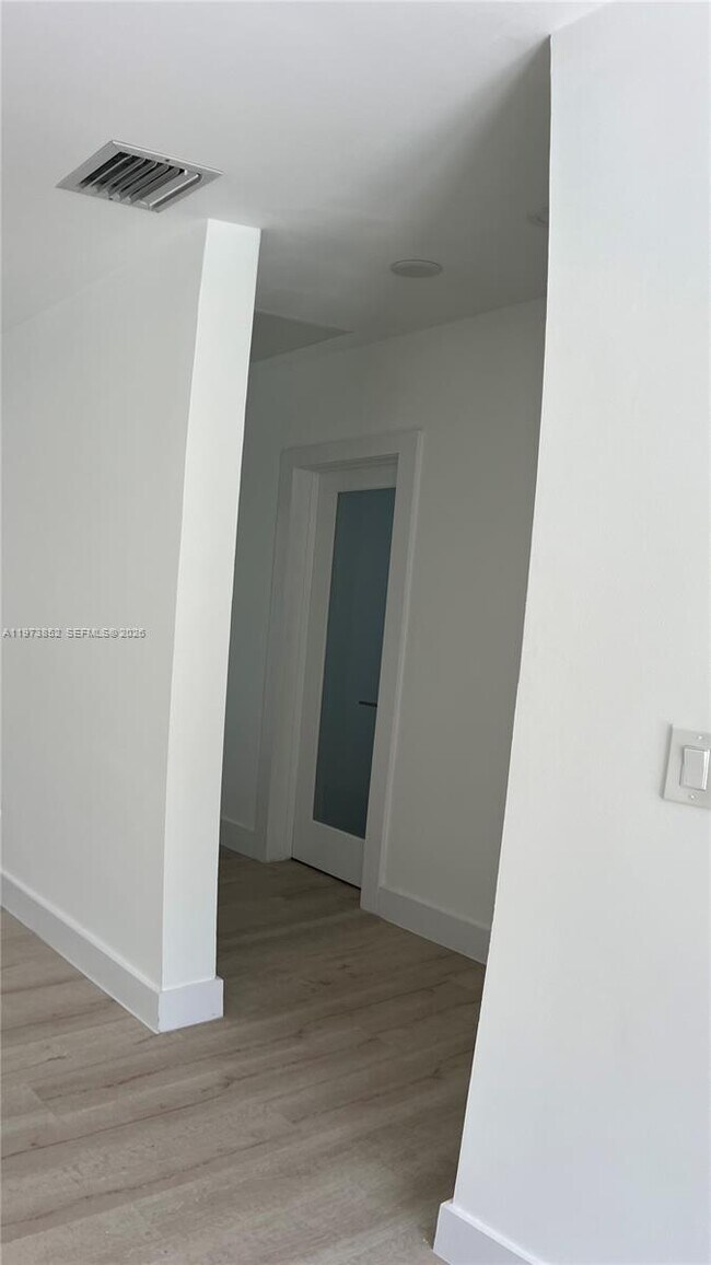 Building Photo - 2800 SW 25th St